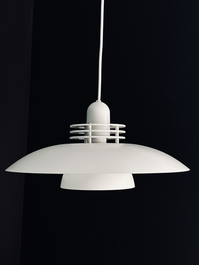 Afbeelding van de Vintage Hamalux hanglamp type 111099 die in deze advertentie wordt aangeboden