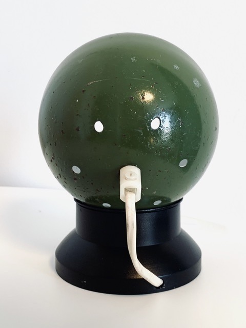 Afbeelding van de groene vintage Horn Belysning kogellampen die in deze advertentie wordt aangeboden