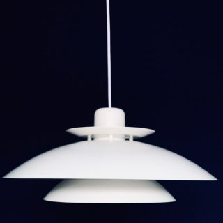 Afbeelding van de Horn Belysning hanglamp type 777 in de kleur wit die in deze advertentie wordt aangeboden.
