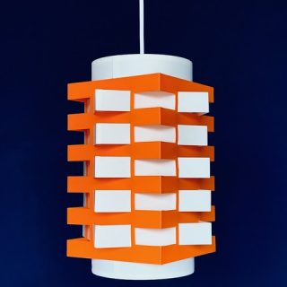 Afbeelding van de Nordisk Solar Anvia hanglamp ontworpen door JJM Hoogervorst die in deze advertentie wordt aangeboden.