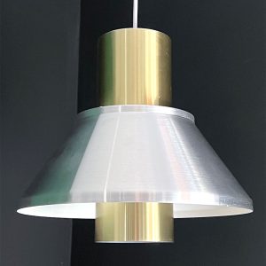 Image of the Fog og Mørup Life pendant designed by Jo Hammerborg in the color brass and silver