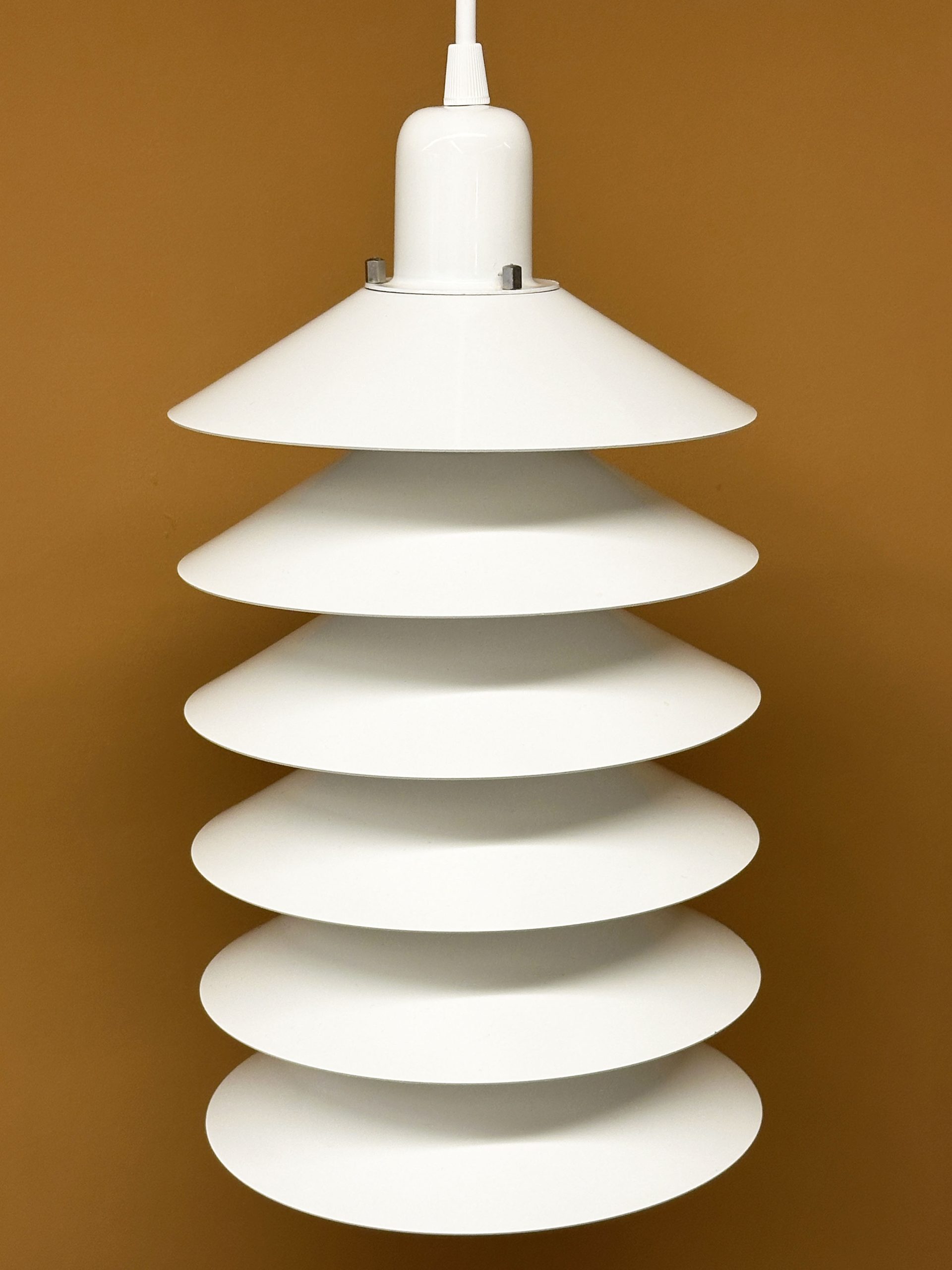 Suspension vintage Tip Top blanche