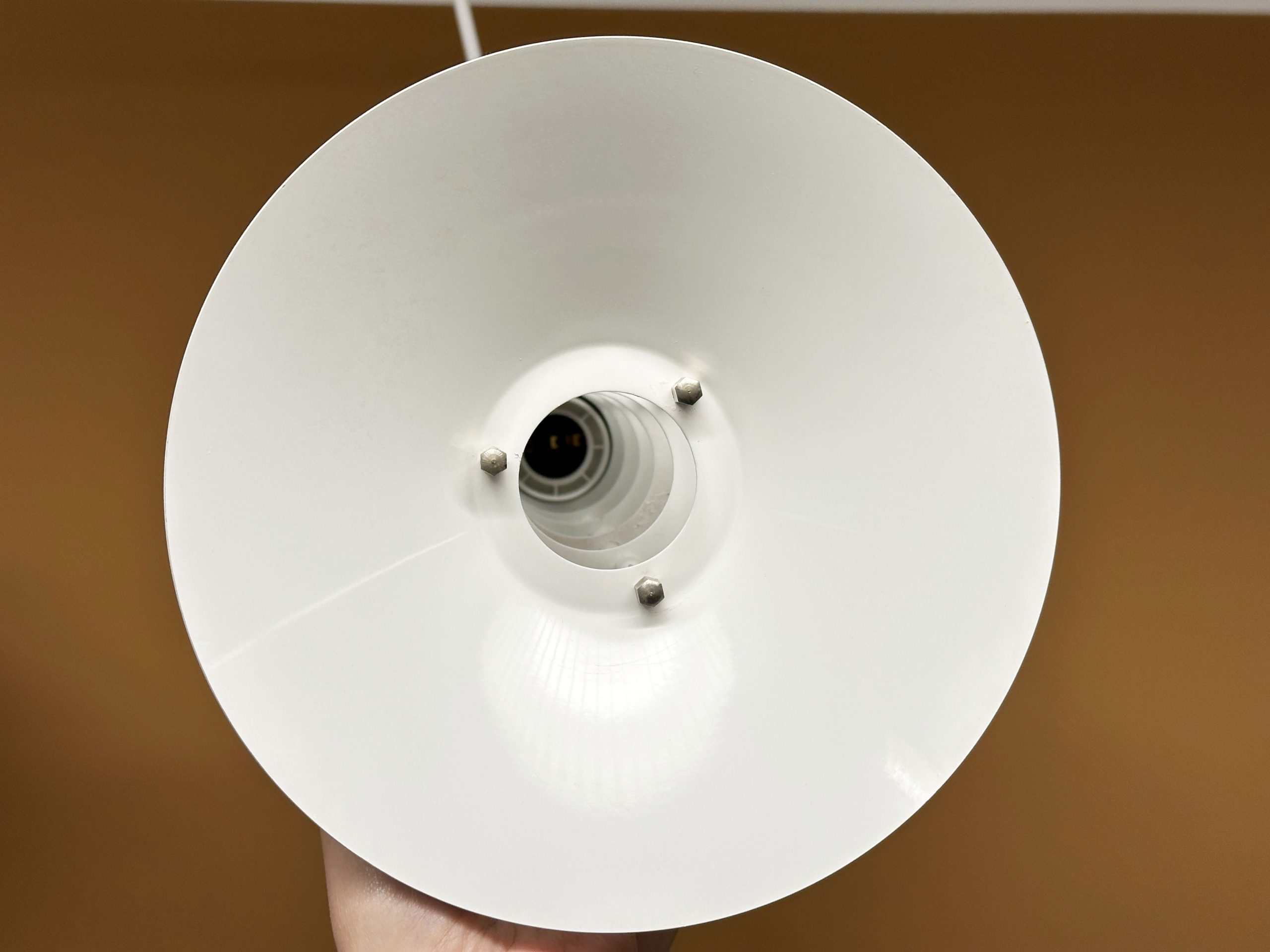 Suspension vintage Tip Top blanche
