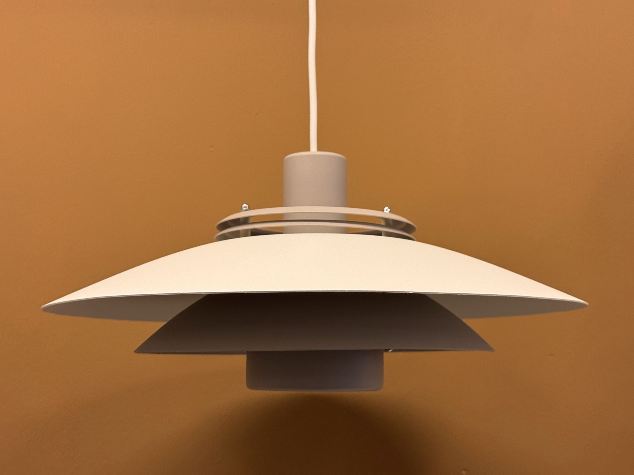 Suspension de table à manger scandinave taupe - Éclairage élégant