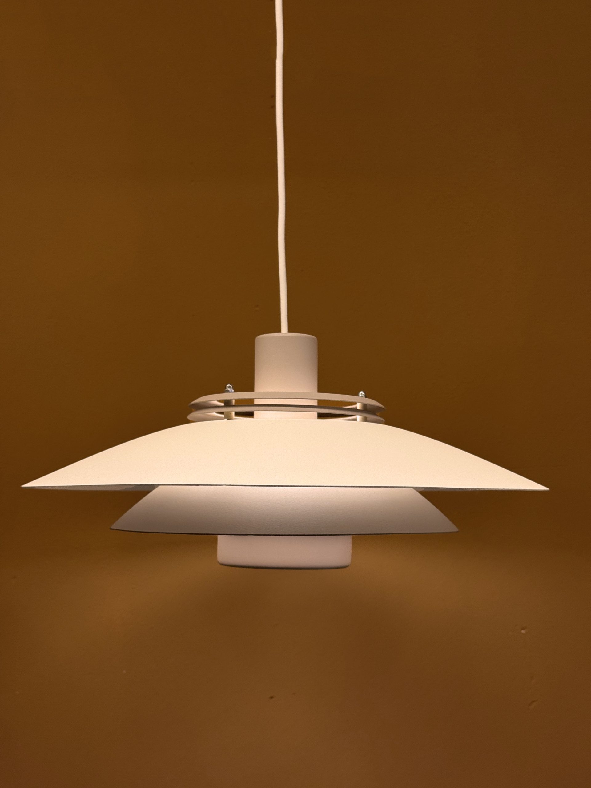 Suspension de table à manger scandinave taupe - Éclairage élégant