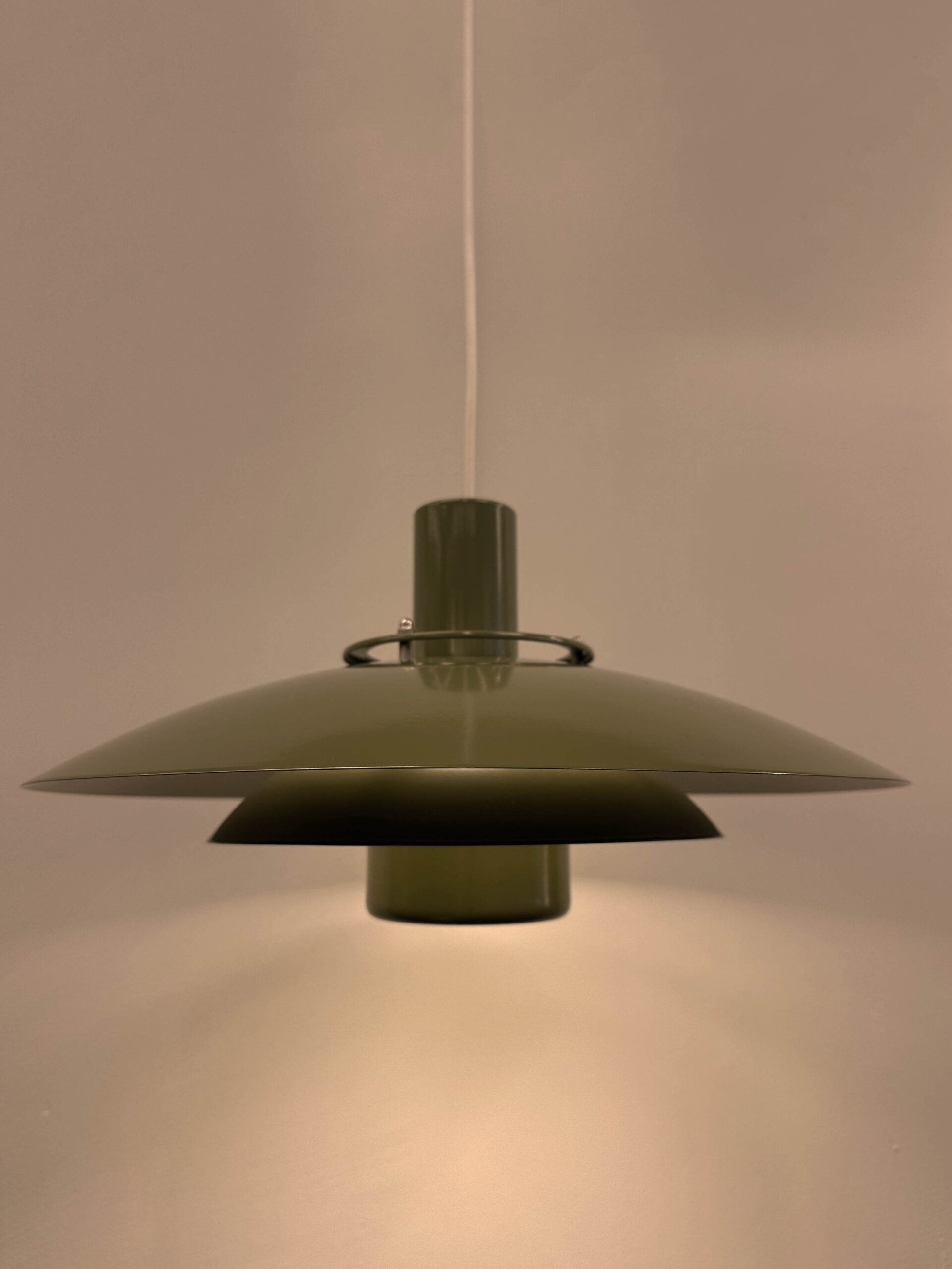 Form-Light pendant lamp – Green powder coated