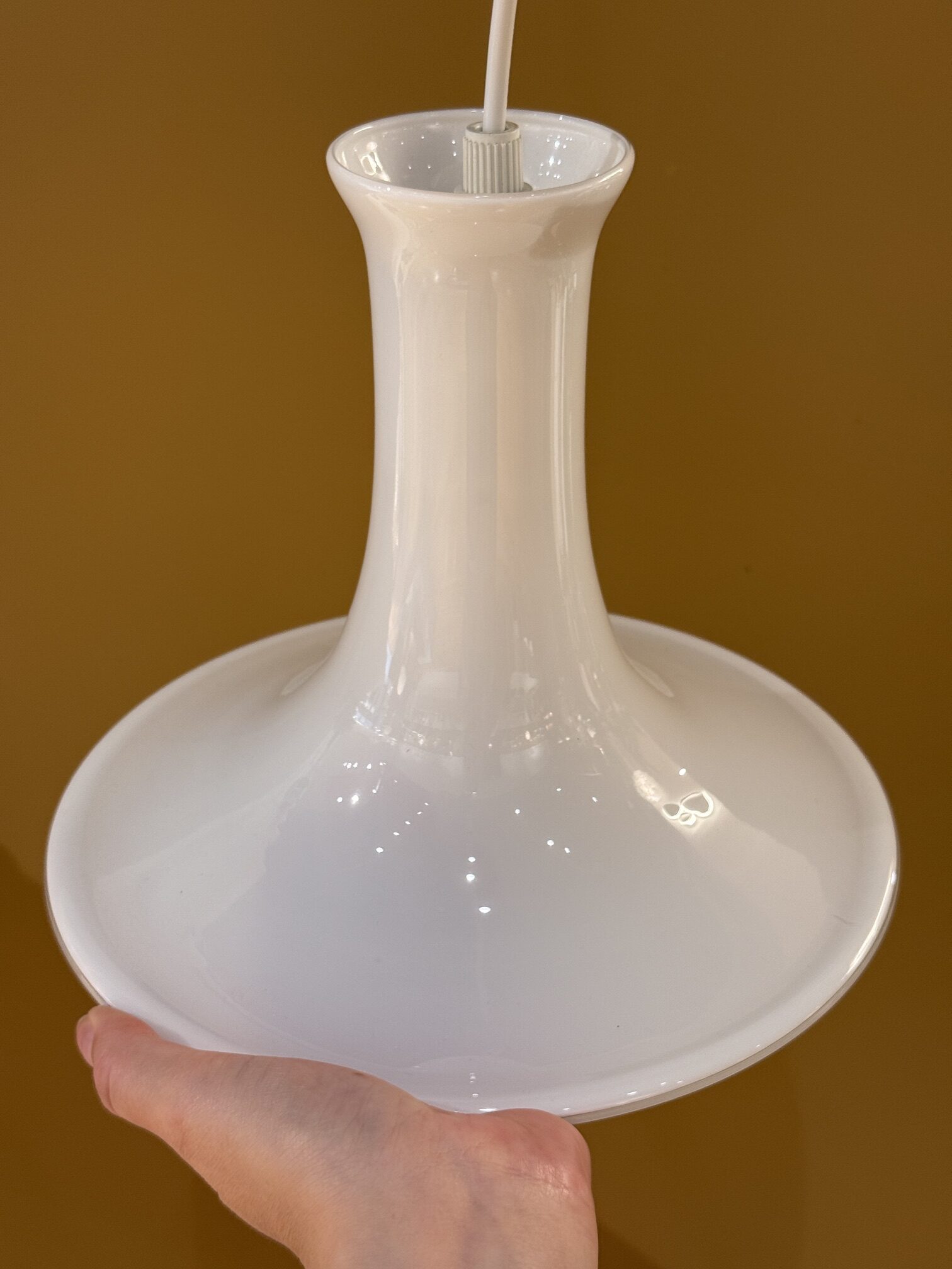 Lampe pendante Holmegaard mandarin Lille vintage par Michael Bang en verre blanc soufflé à la main