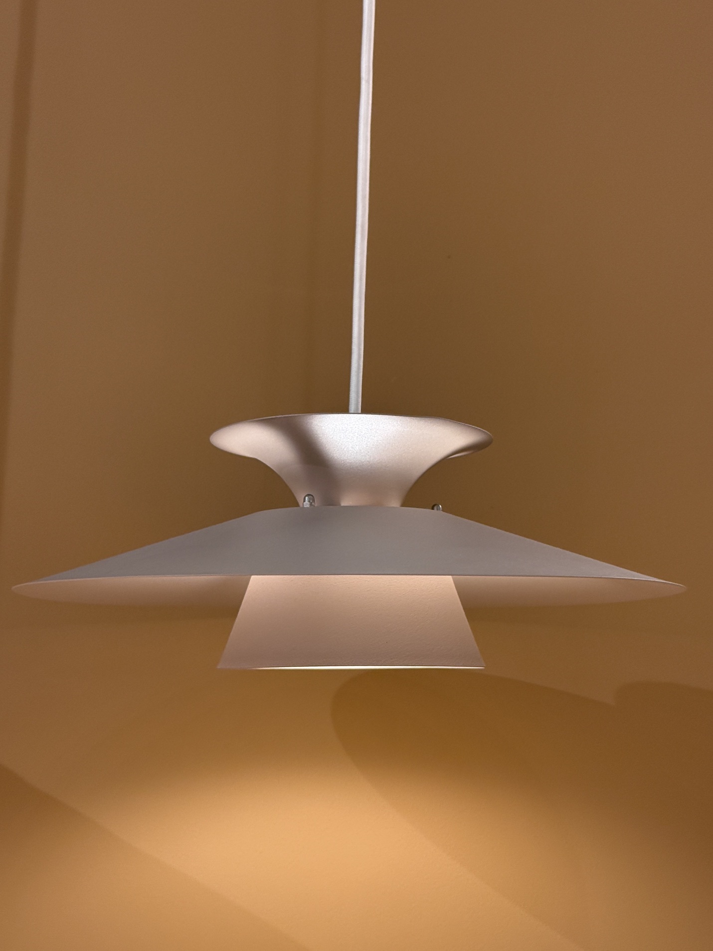 Suspension Vintage Design-Light Jabo couleur beige champagne, au design scandinave à plusieurs niveaux