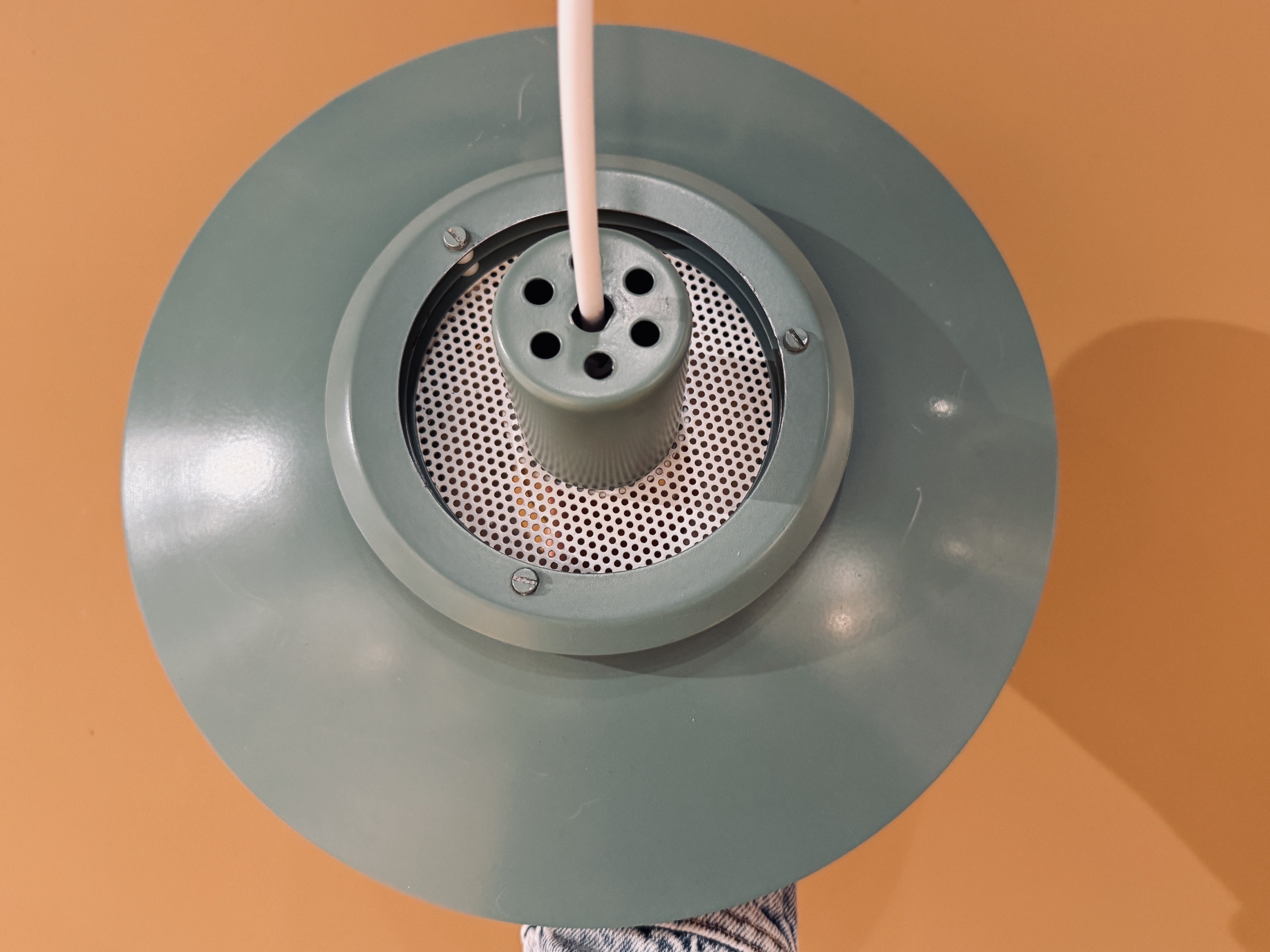 Originele groene Jeka Metaltryk Dania hanglamp met gelaagd Scandinavisch design