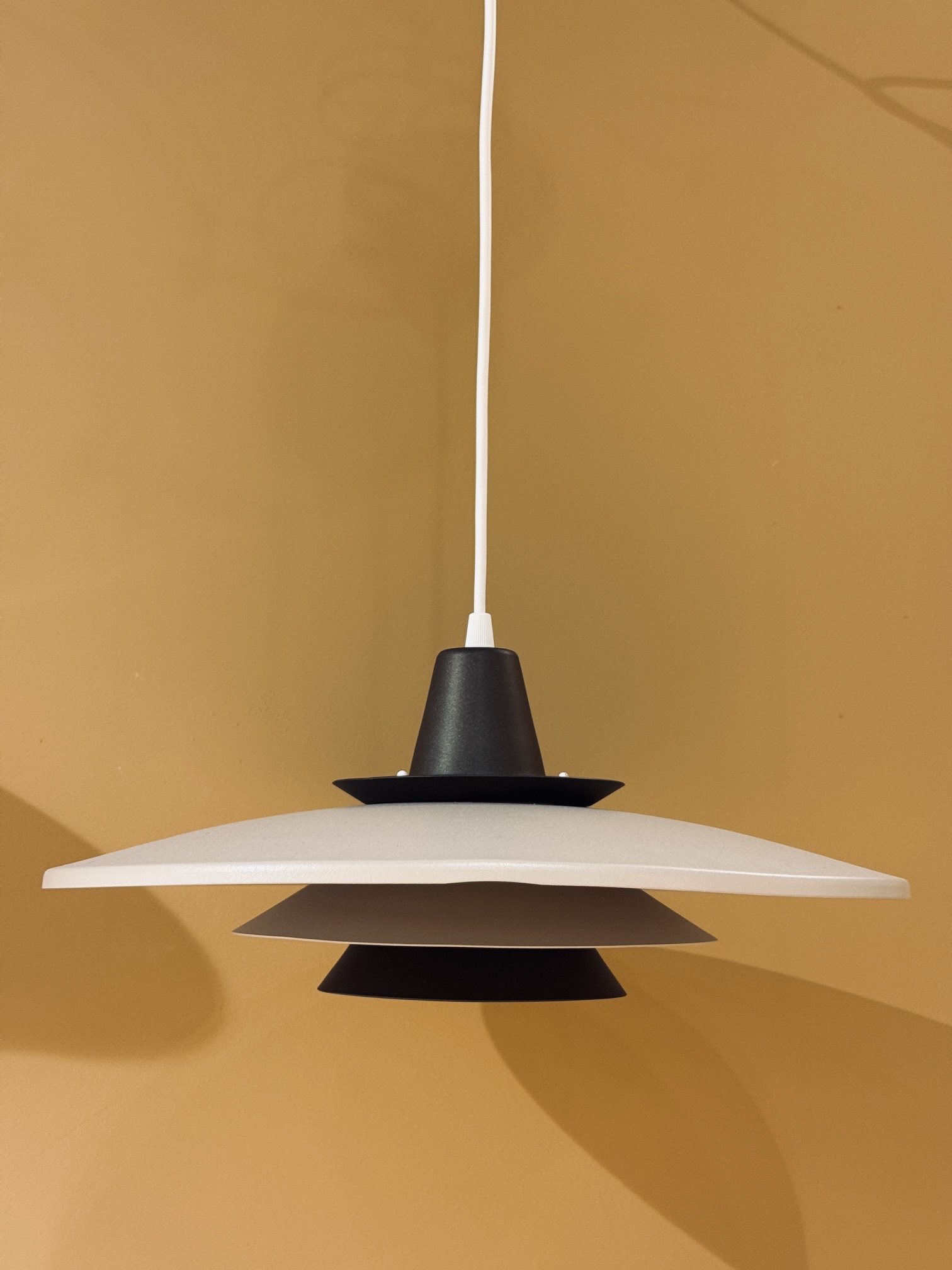 Suspension scandinave vintage taupe et bronze