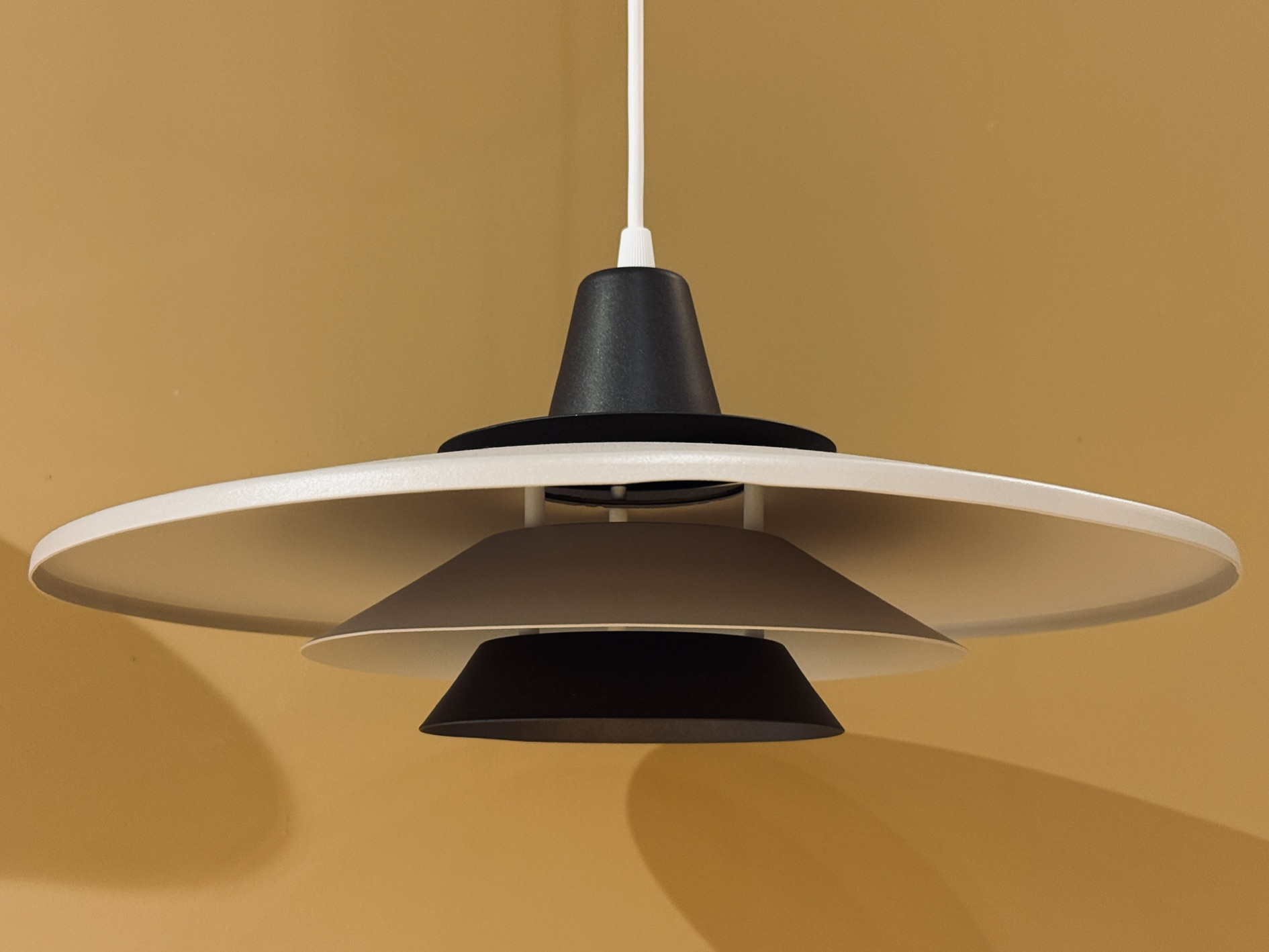 Suspension scandinave vintage taupe et bronze