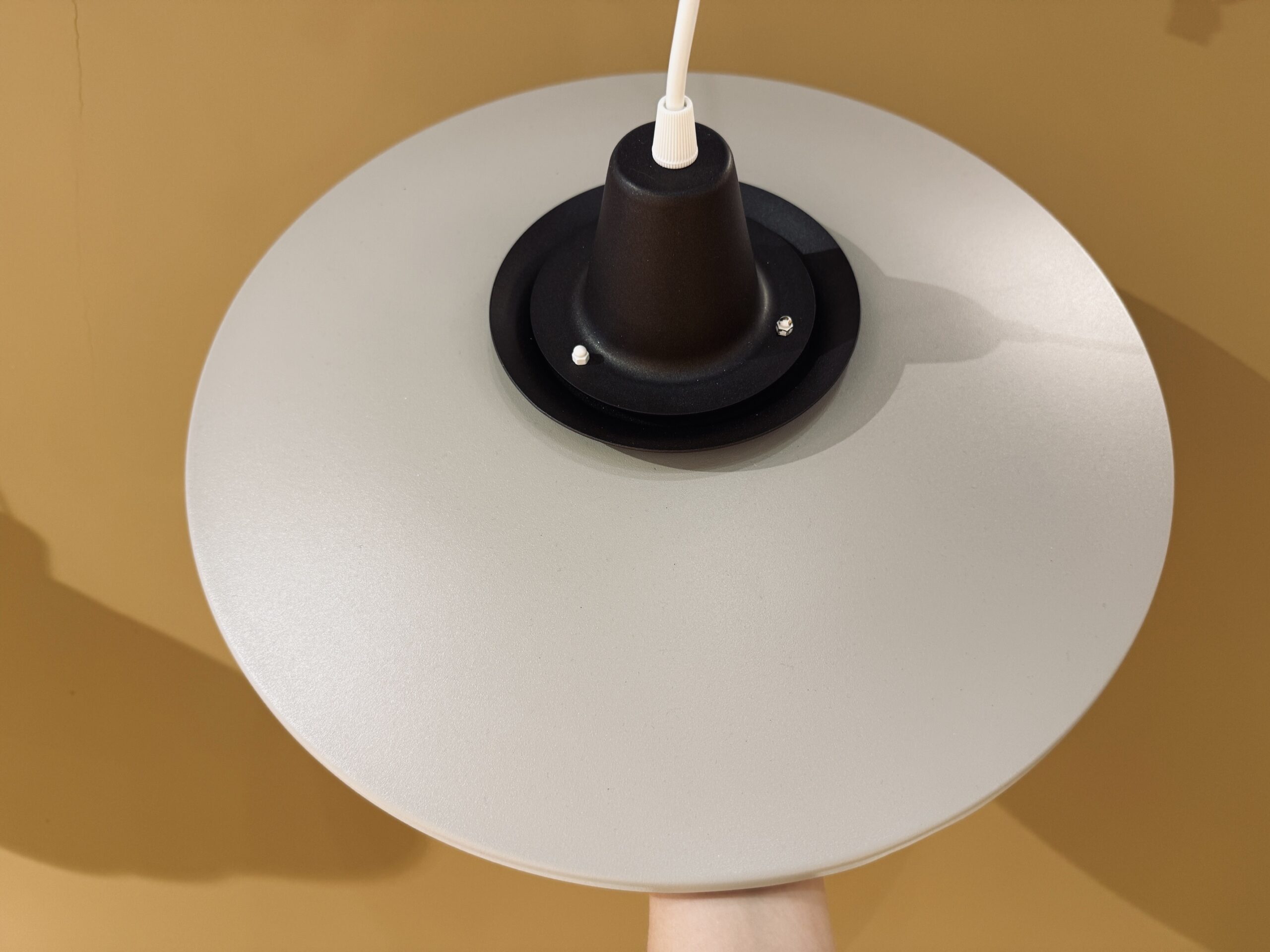 Suspension scandinave vintage taupe et bronze