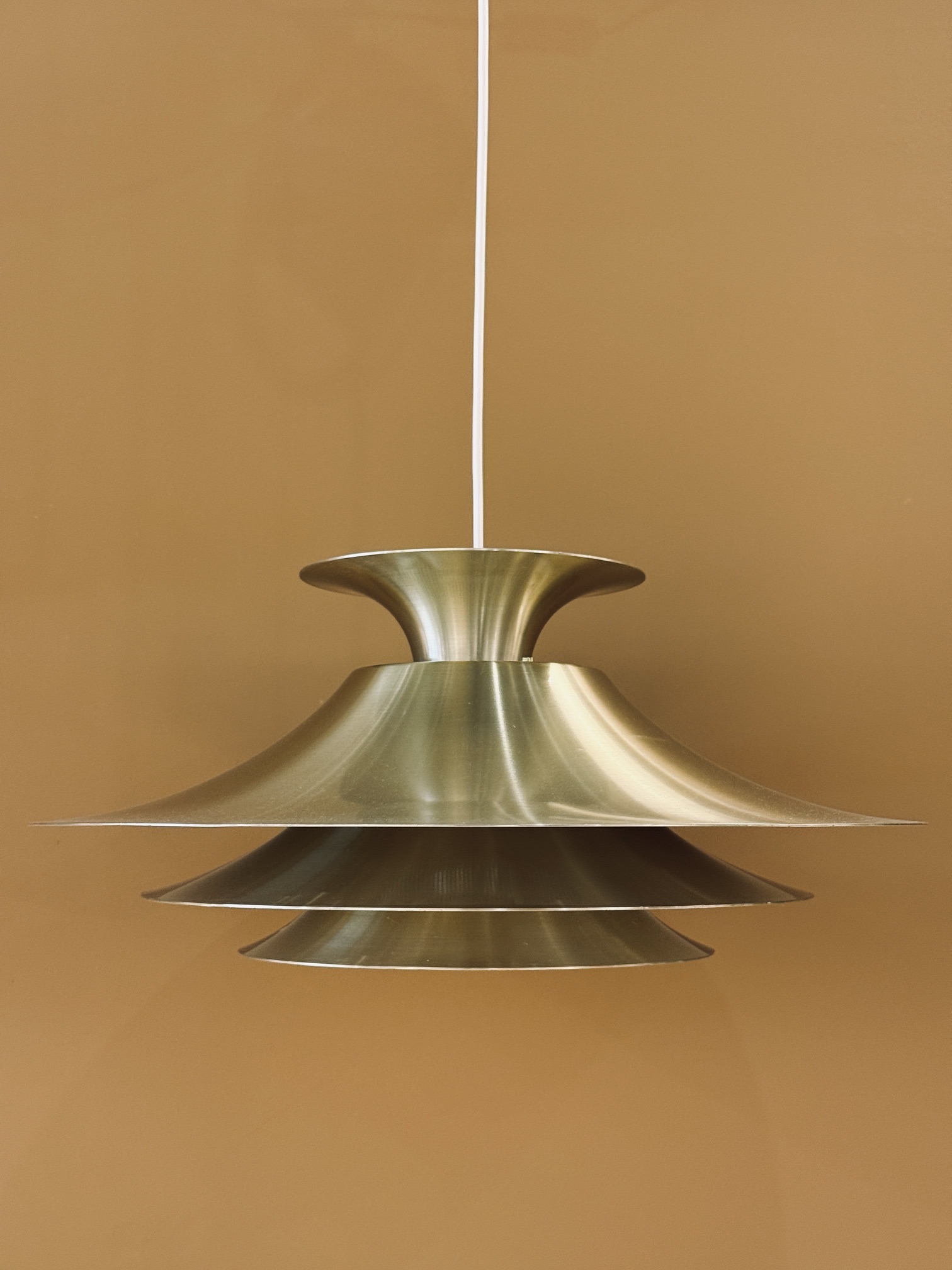Jeka Metaltryk 3060-H suspension vintage en métal doré