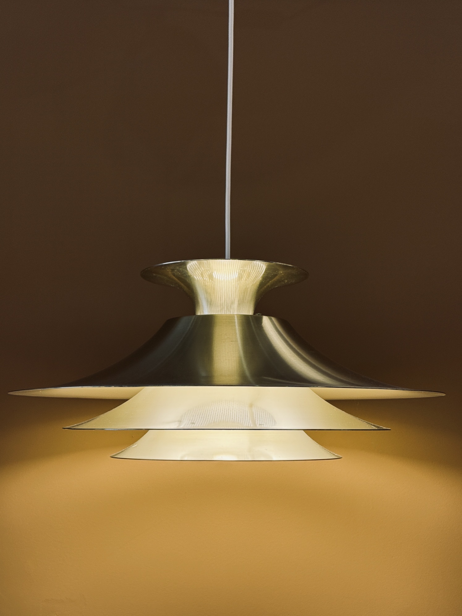 Jeka Metaltryk 3060-H suspension vintage en métal doré