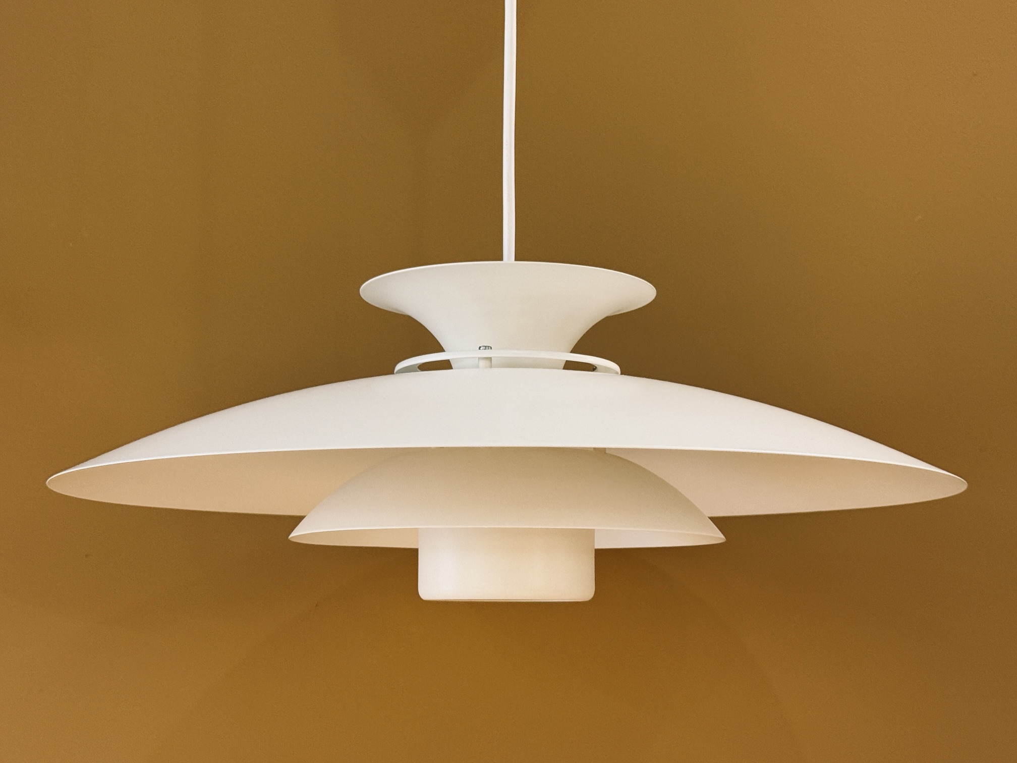 Form Light pendant lamp 52710 white vintage design lamp with atmospheric light distribution