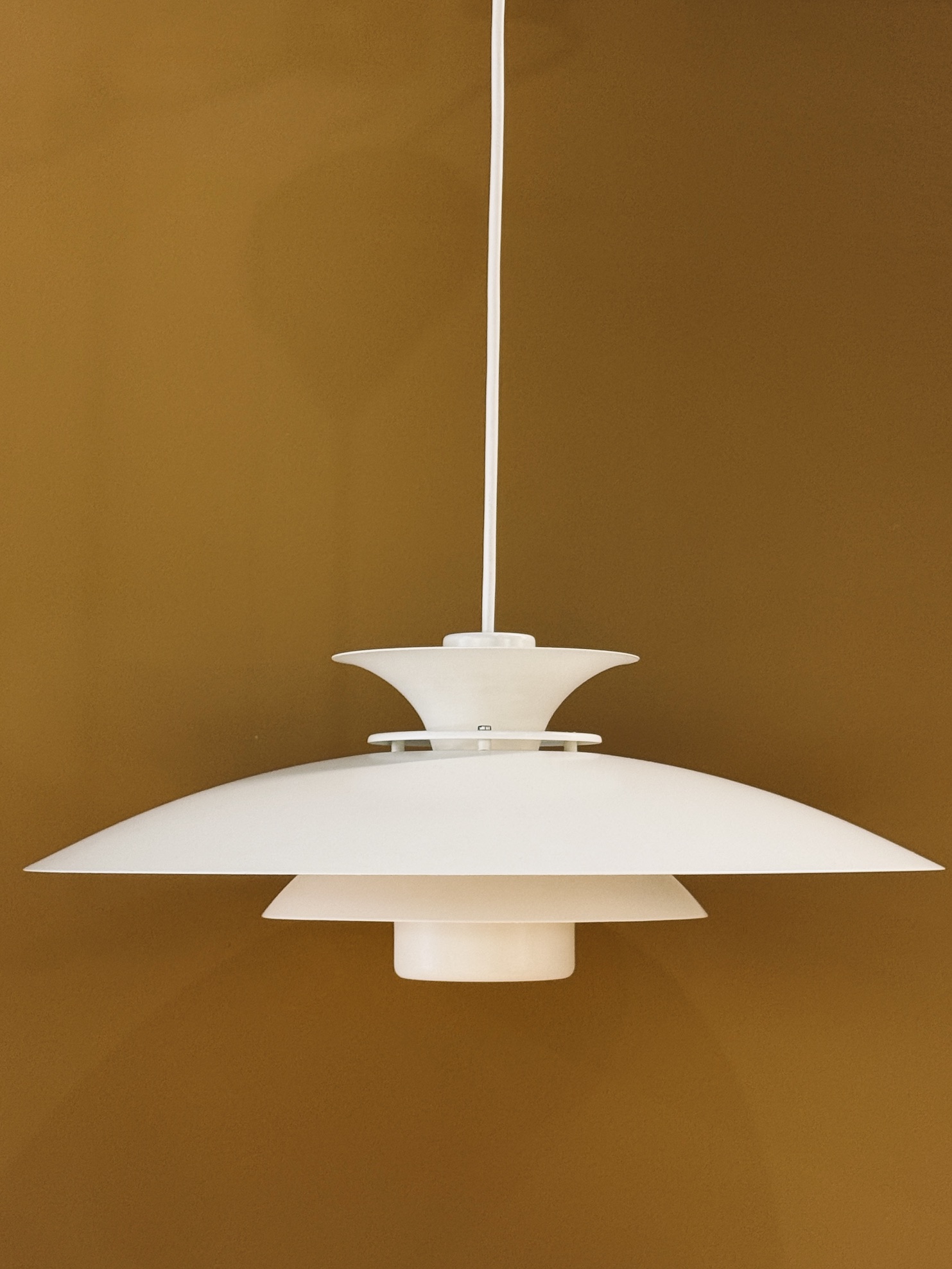 Form Light pendant lamp 52710 white vintage design lamp with atmospheric light distribution