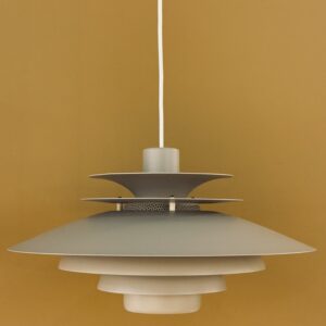 Suspension Jeka Verona, finition époxy taupe, luminaire au design scandinave