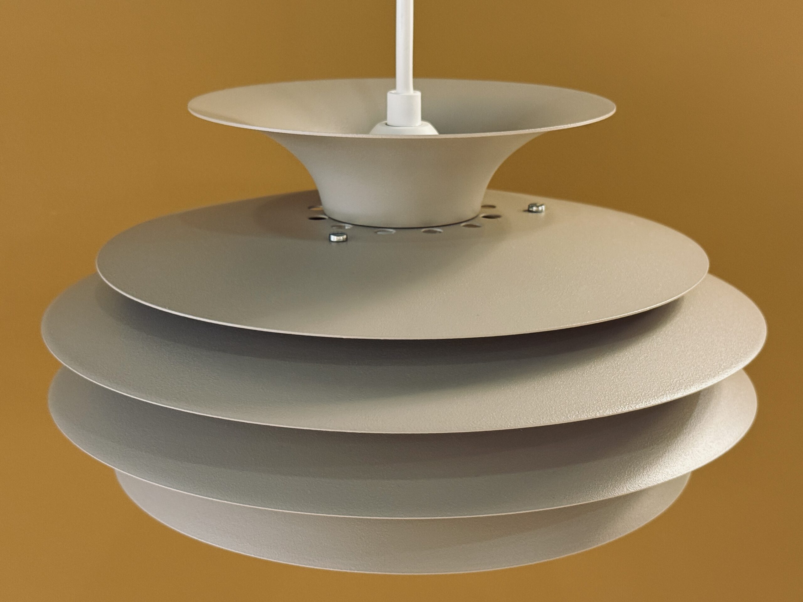 Ensemble de 2 suspensions Top Lamper, couleur taupe, design scandinave vintage