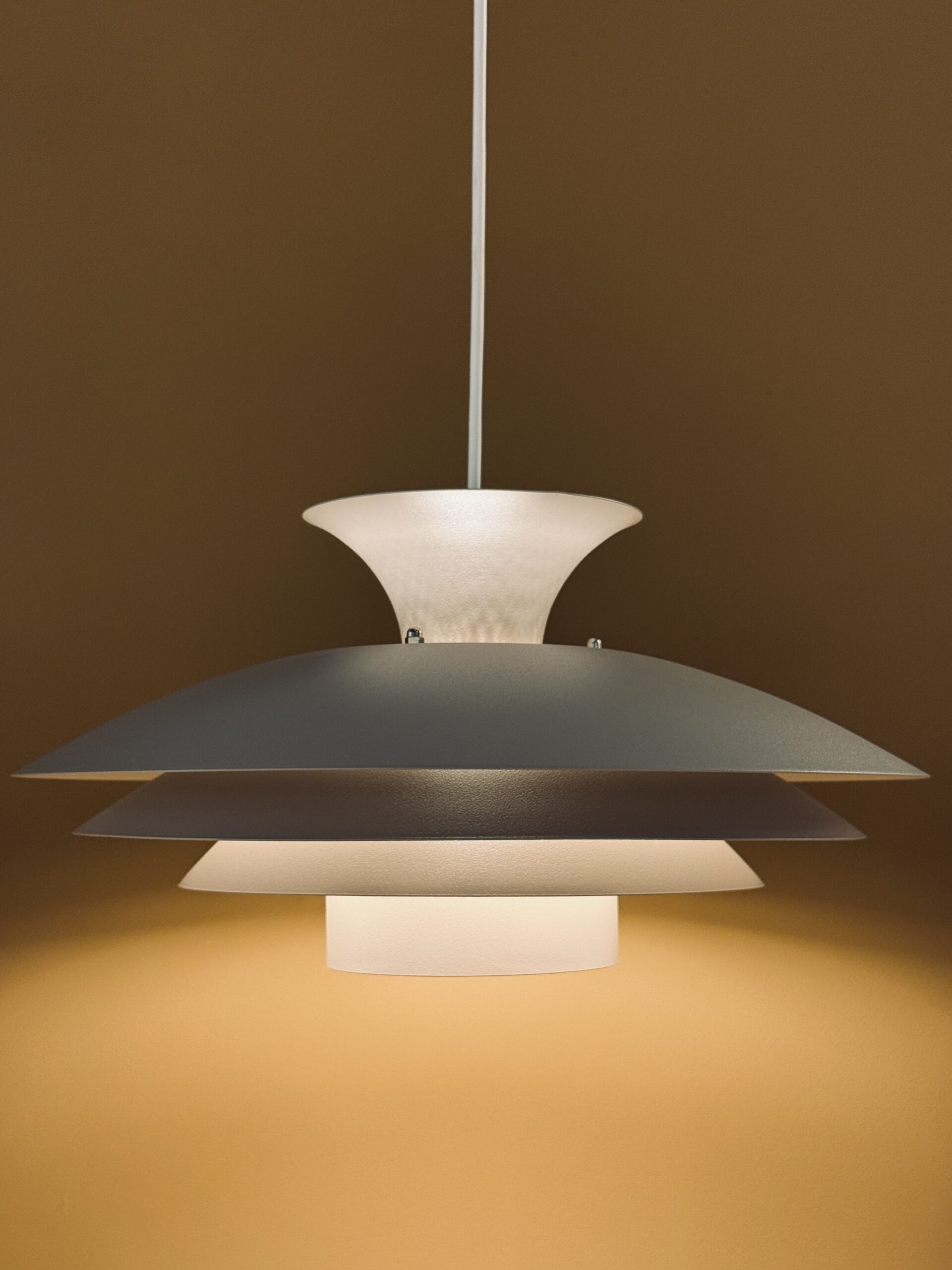 Lampe suspendue Lamper Agat en haut de la lampe taupe vintage danoise scandinave