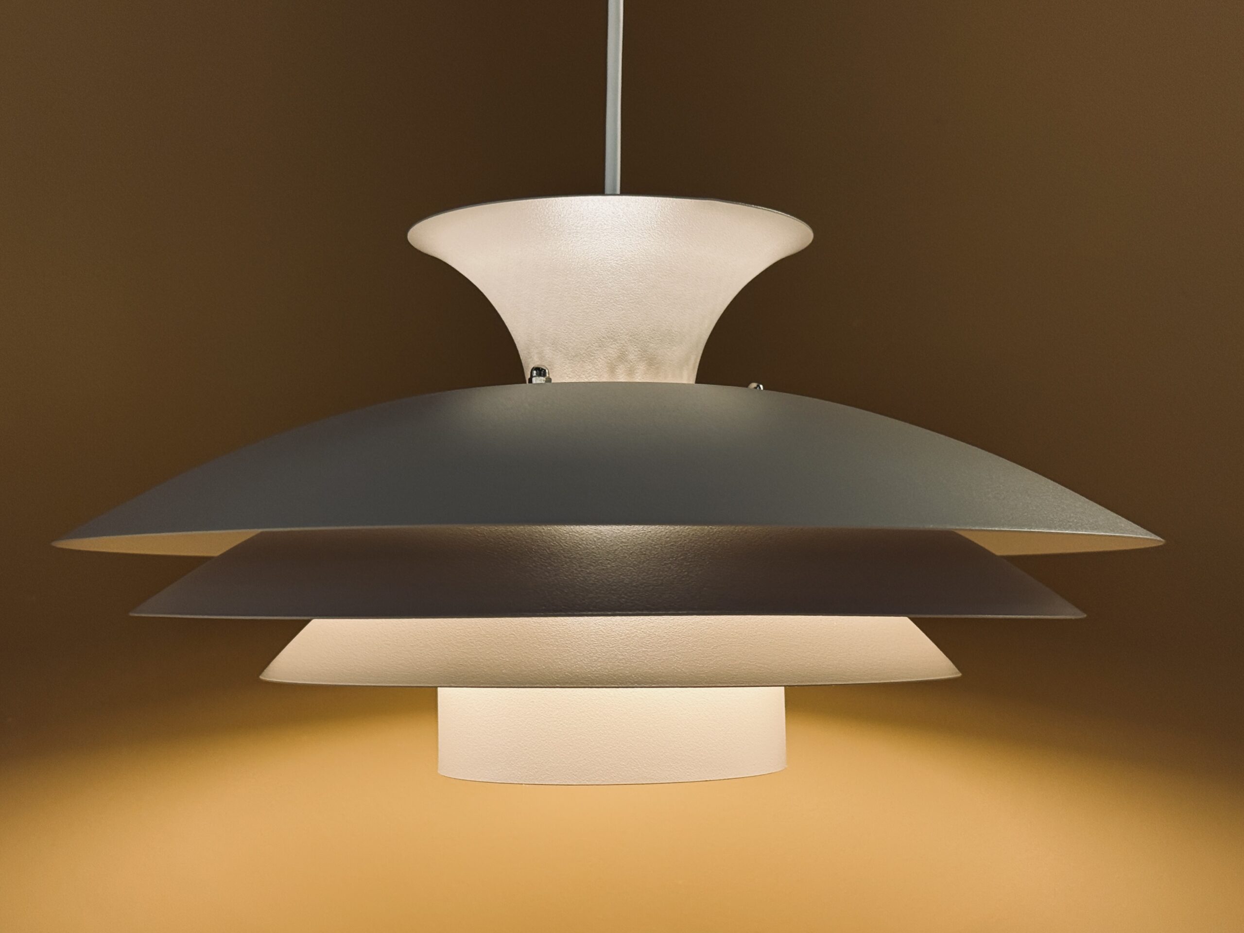 Lampe suspendue Lamper Agat en haut de la lampe taupe vintage danoise scandinave