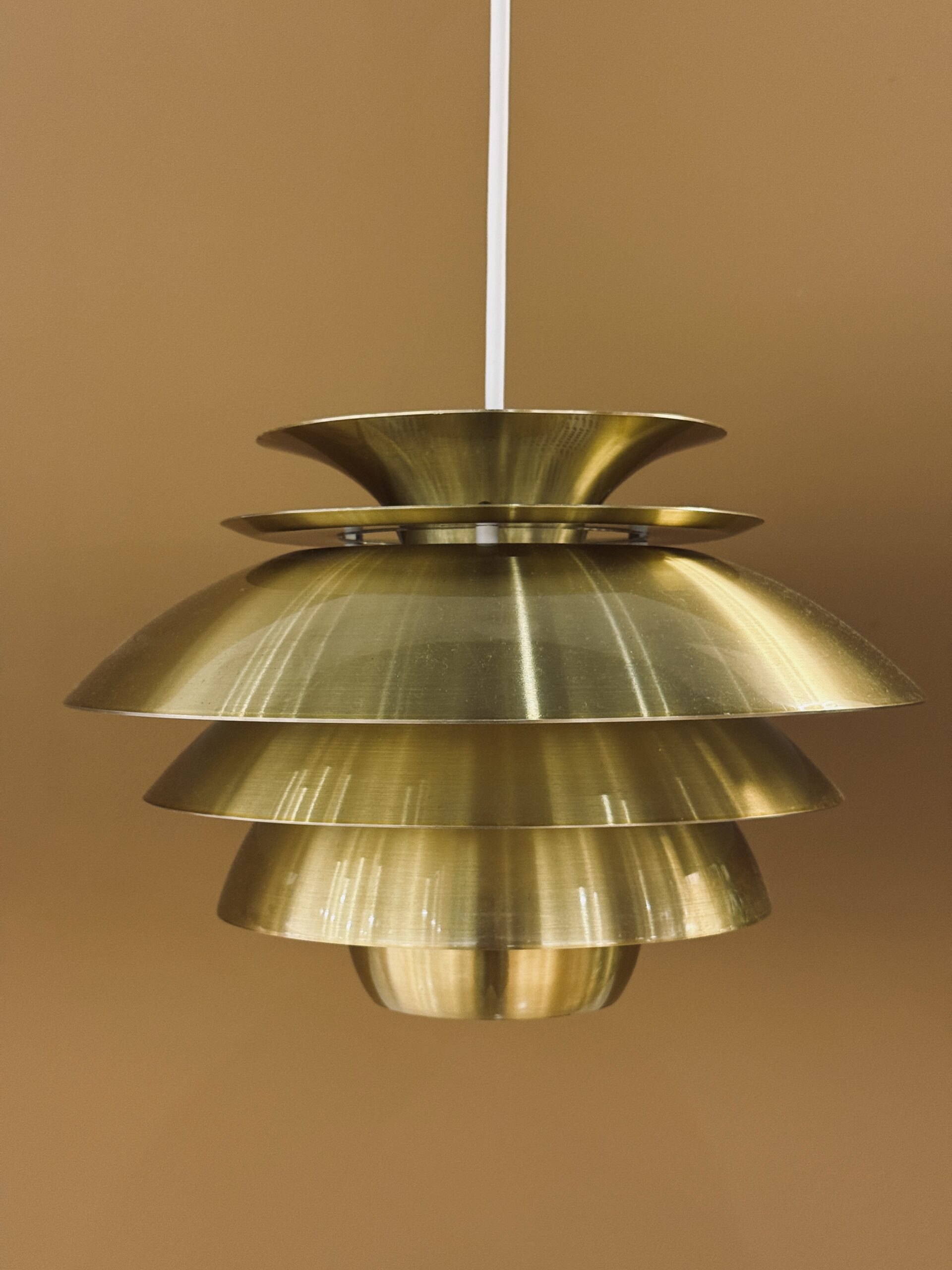 Suspension dorée vintage – Une pièce maîtresse élégante pour le couloir ou l'entrée
