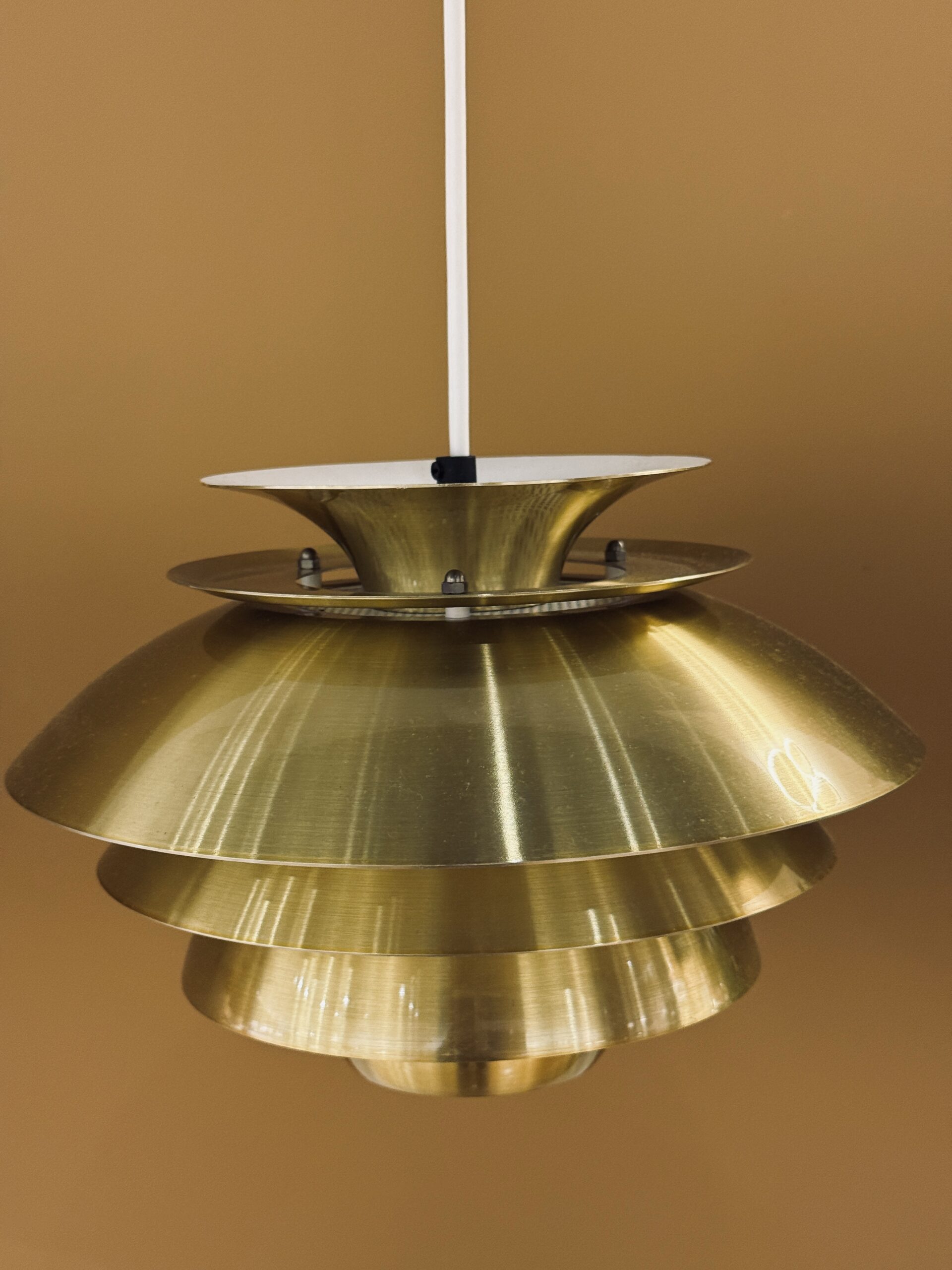 Suspension dorée vintage – Une pièce maîtresse élégante pour le couloir ou l'entrée