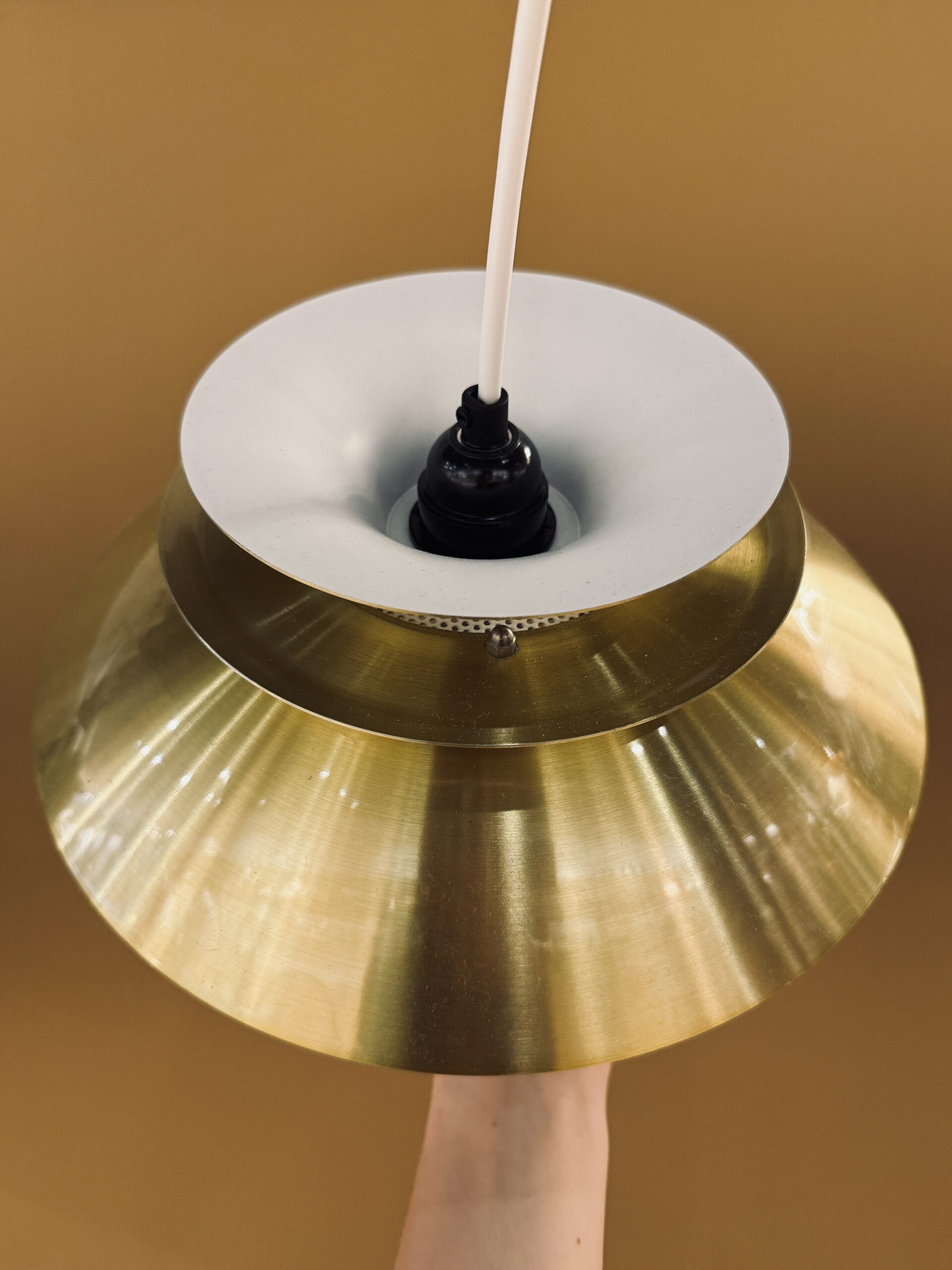 Suspension dorée vintage – Une pièce maîtresse élégante pour le couloir ou l'entrée