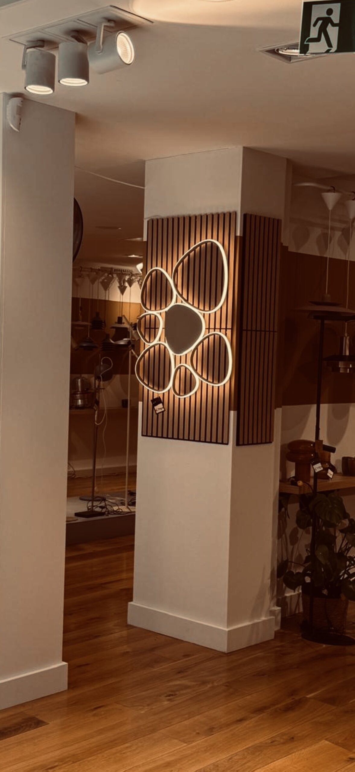 Plafonnier et applique Lucide Samling XL taupe au design organique et à LED intégrée dimmable