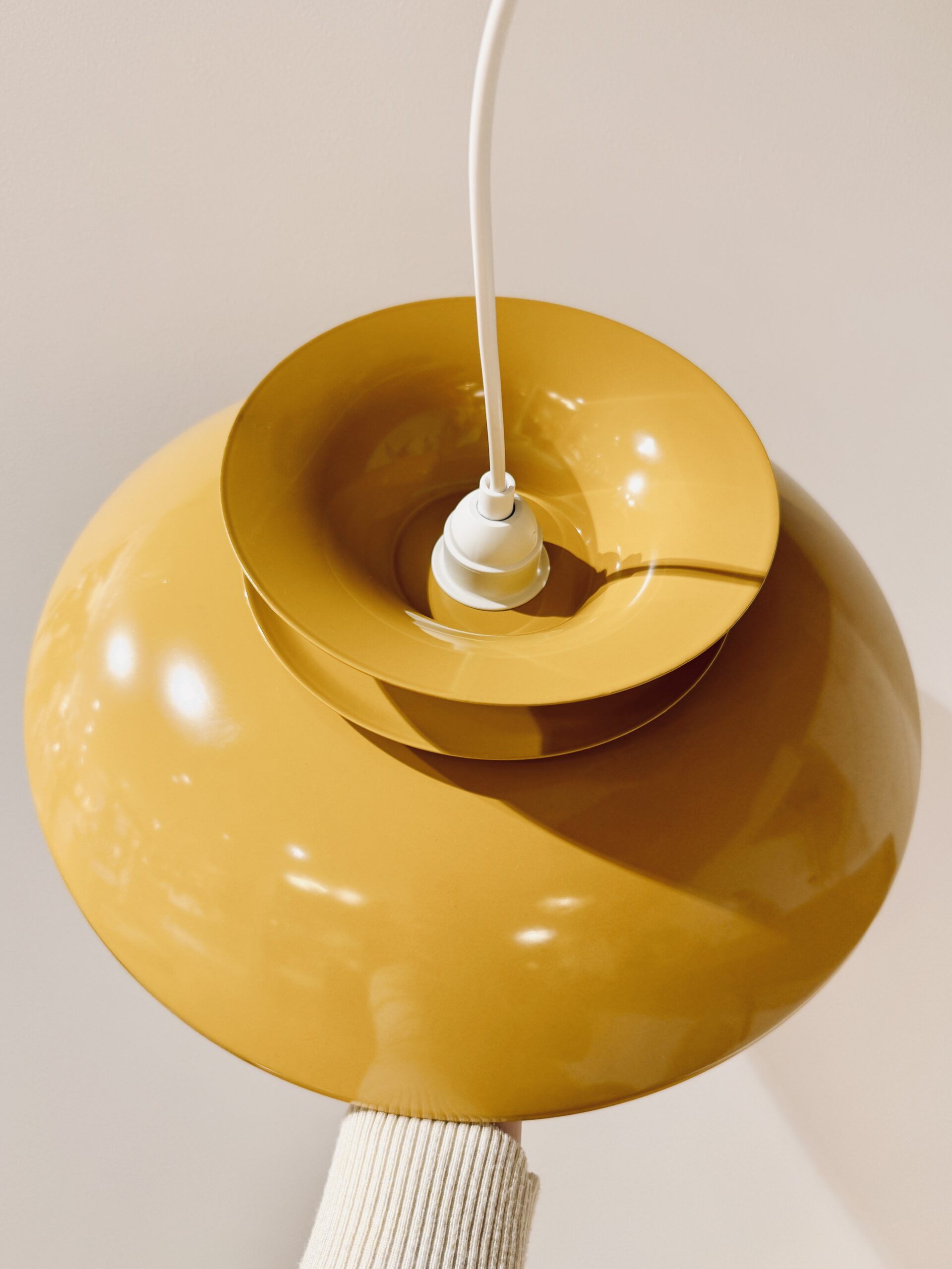 Suspension vintage jaune moutarde pour table de salle à manger ou cuisine