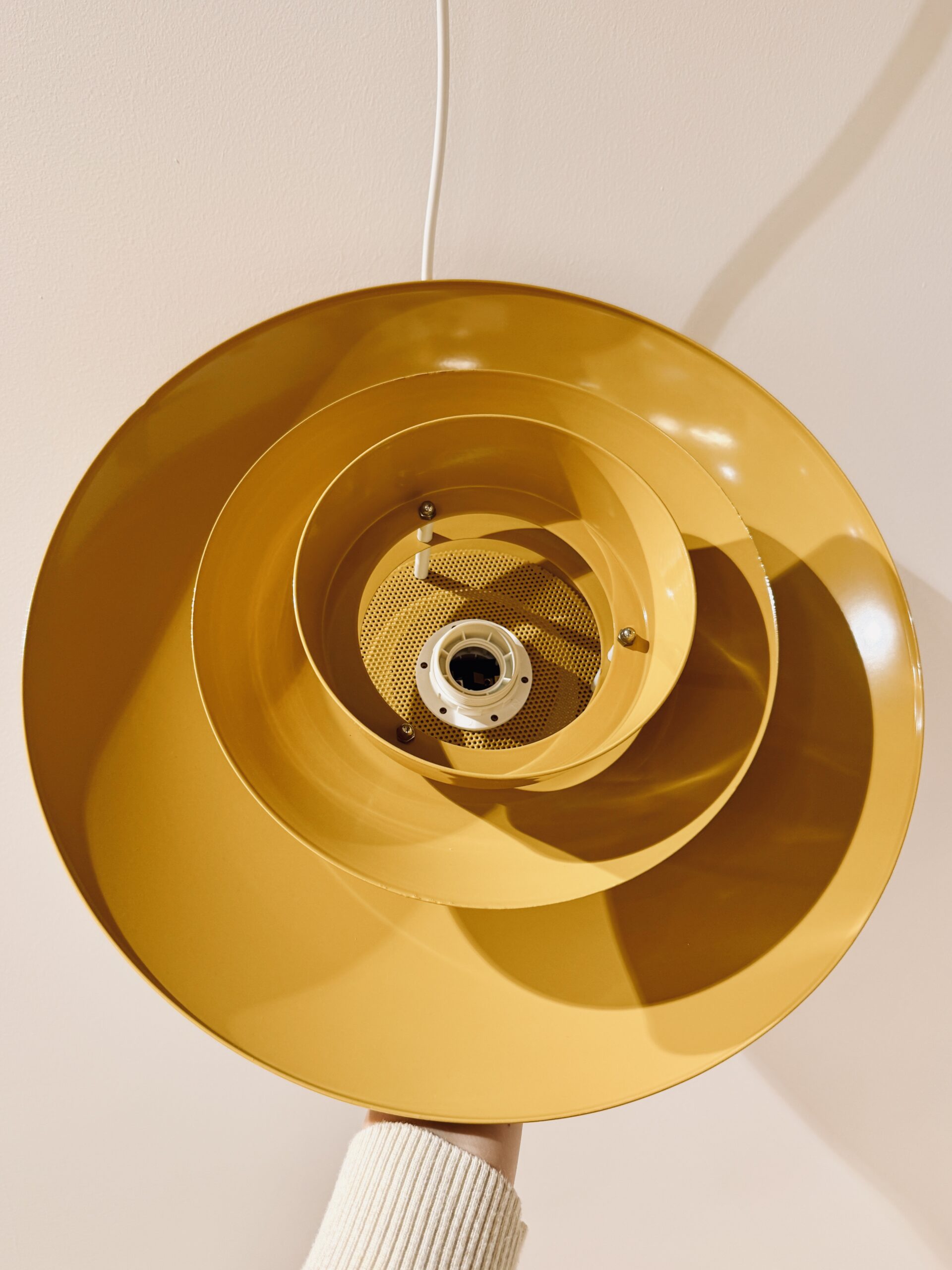Suspension vintage jaune moutarde pour table de salle à manger ou cuisine